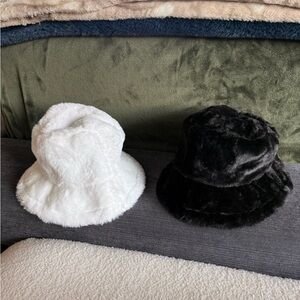 Set of 2 fur bucket hats
